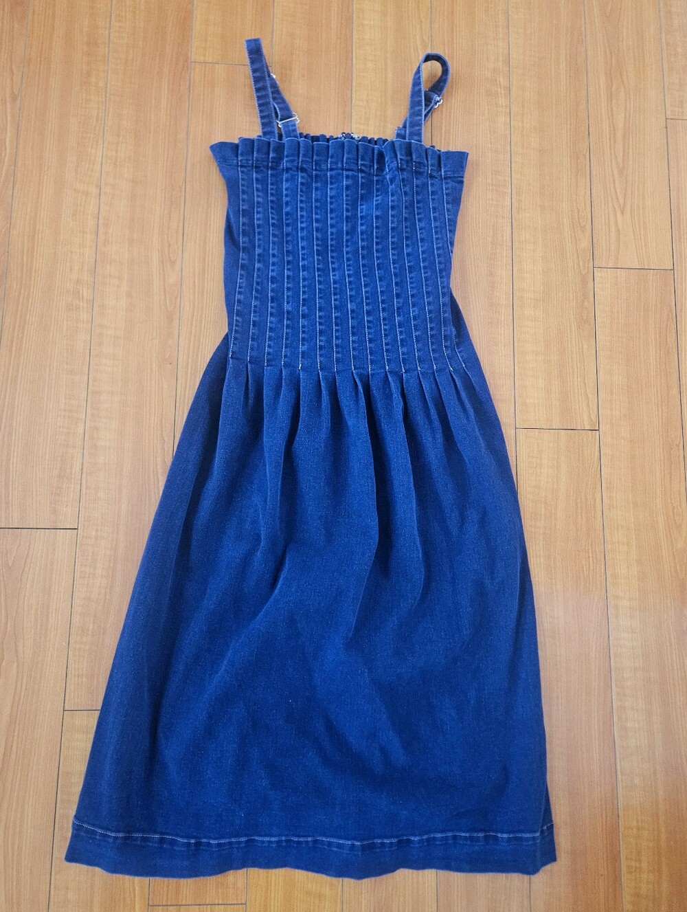NEVER WORN Moon River Blue Smocked Denim Midi Dress No Belt Sz Size M